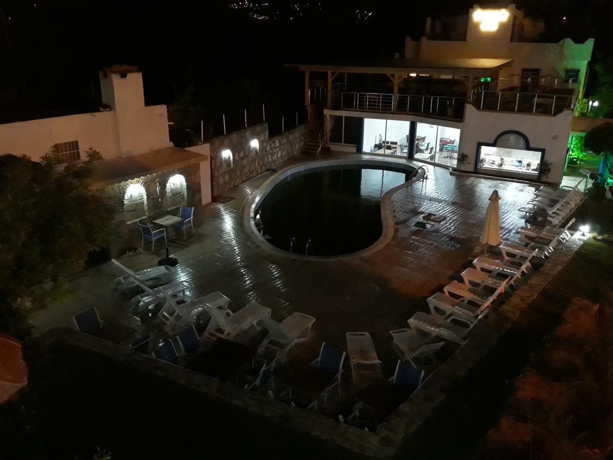 Mini Star Hotel Bitez Kültér fotó