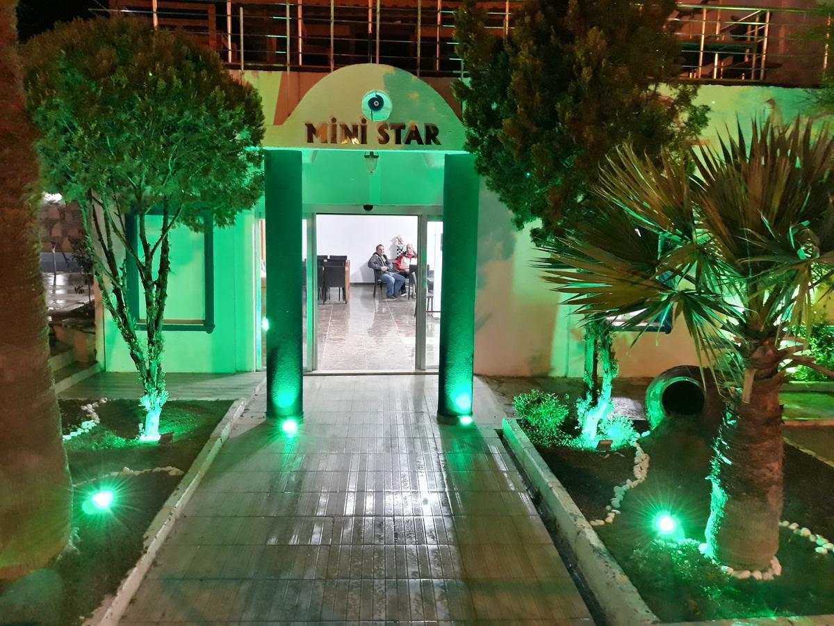 Mini Star Hotel Bitez Kültér fotó